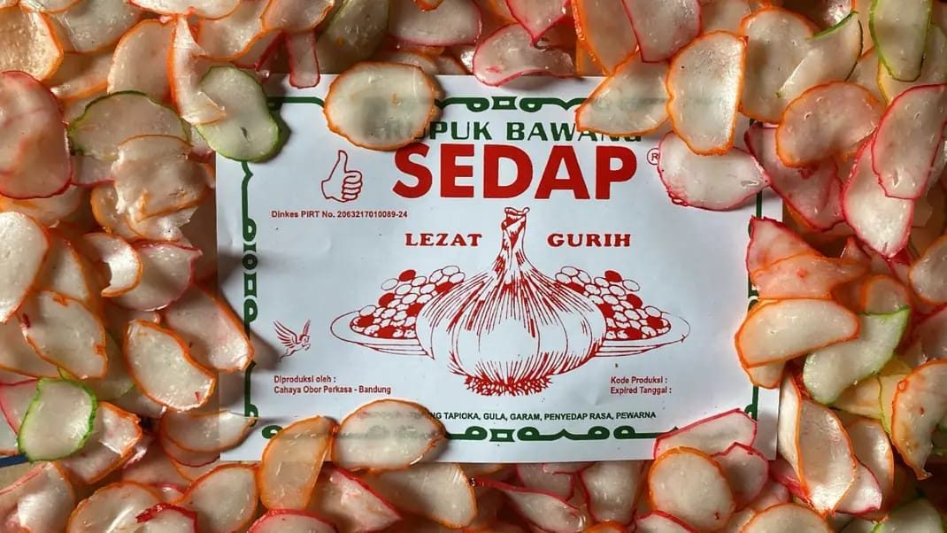 Kerupuk Bawang Sedap — merah